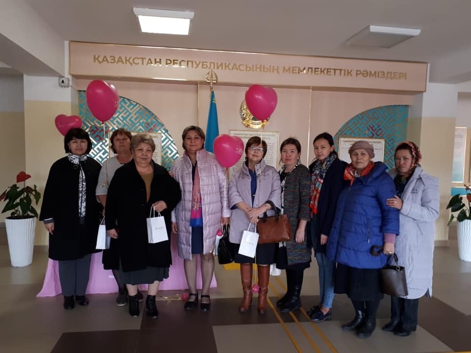 В Алматы началась акция «Розовая ленточка в твоей школе»