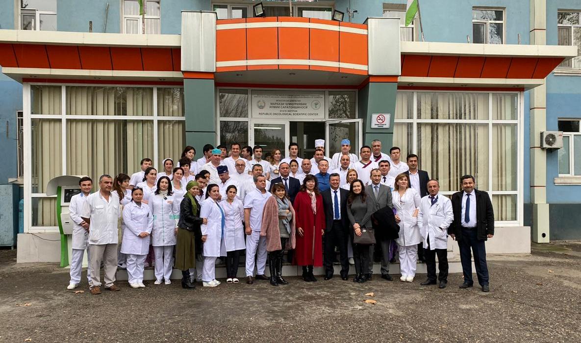 Ведущие казахстанские онкологи поделились опытом в Таджикистане