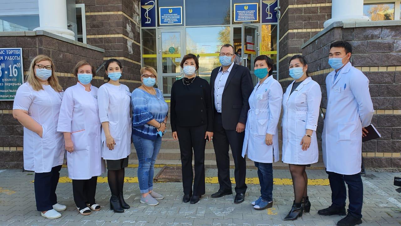 Команда Казахского НИИ онкологии и радиологии несколько дней работала в Костанайском многопрофильном онкологическом центре