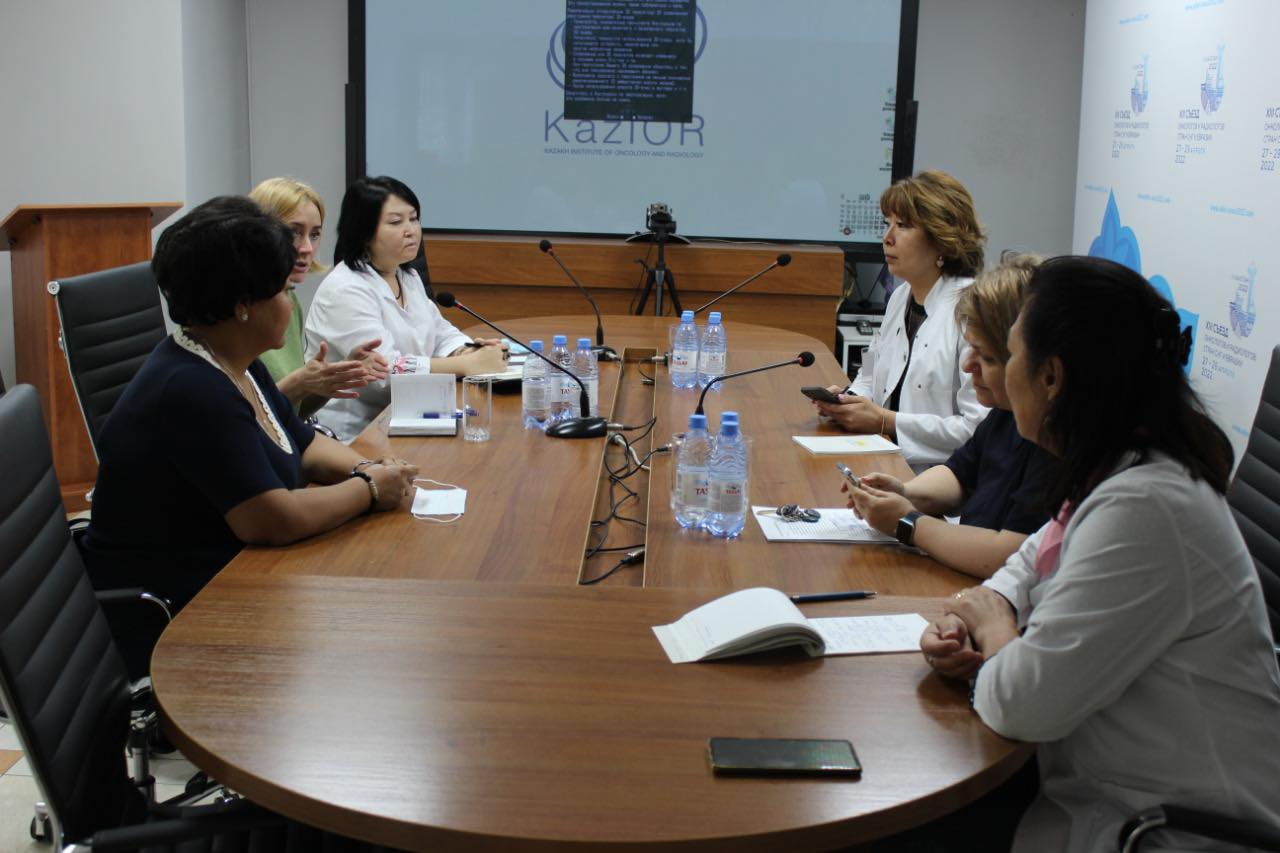 Рабочая встреча по вопросам повышения эффективности скрининга рака шейки матки в Казахстане